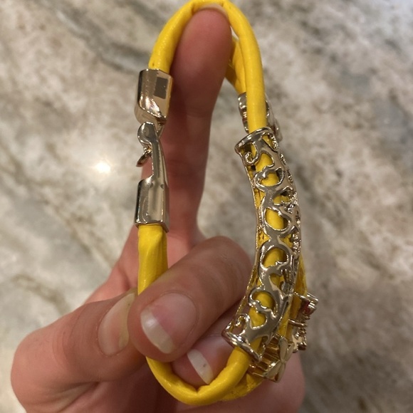 COPY - Three strap layered charm bracelet, Yellow, Gold and Cream colors - Picture 5 of 6